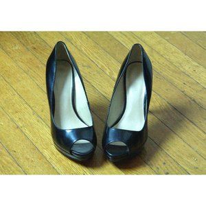 Woman  Black size 7M Shoes